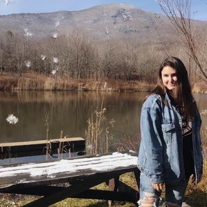 Meet your Posher, Julia